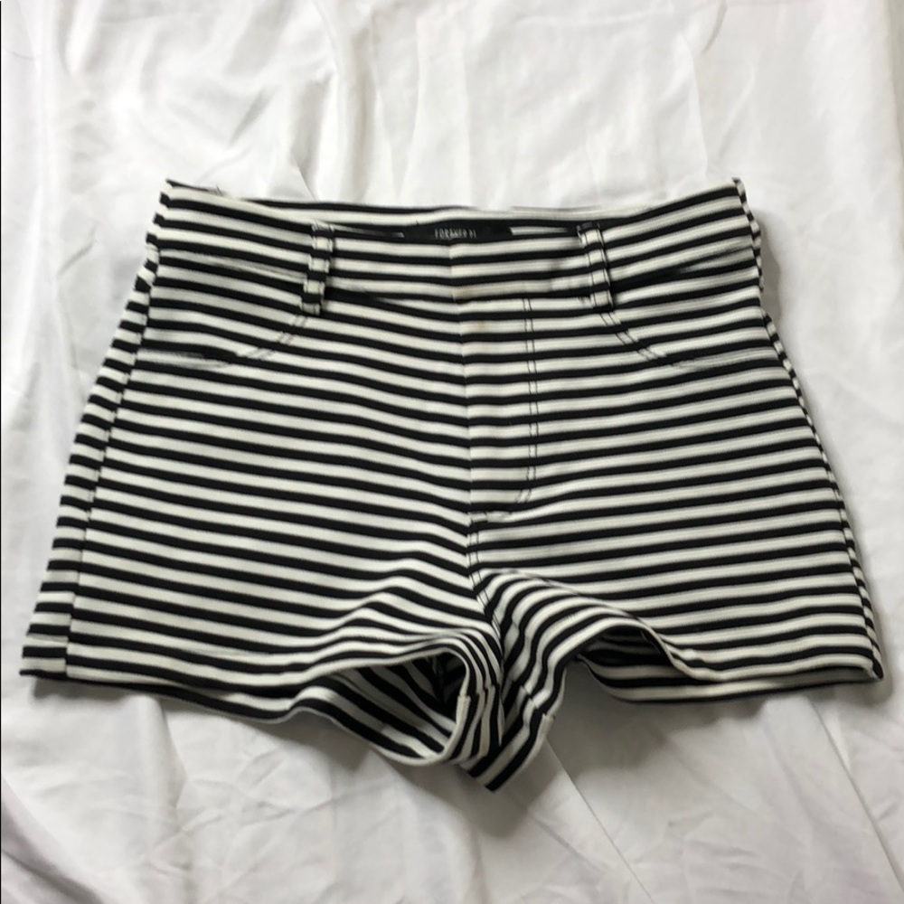 STRIPED SHORTS